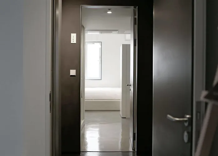 酒店 Small House Big Door Myeongdong 首爾