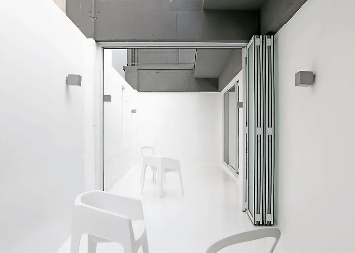 Small House Big Door Myeongdong 酒店